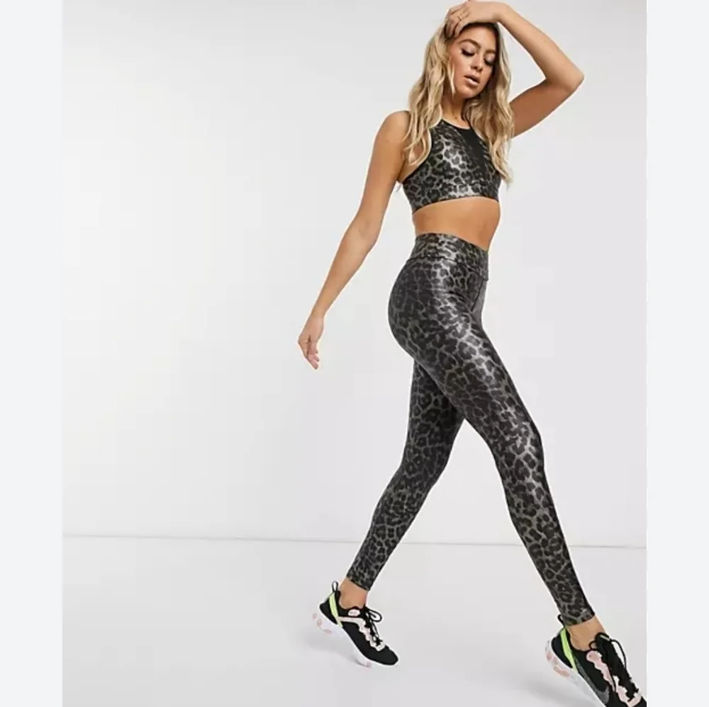 ASOS 2 Piece Set LEOPARD HIGH WAIST LEGGING AND TOP WITH MESH FRONT - Picture 2 of 11